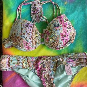 Victoria’s Secret bikini